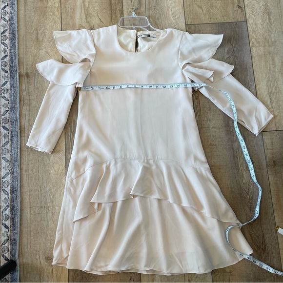 Halston Heritage Flutter Sleeve Flowy Dress - Picture 4 of 9